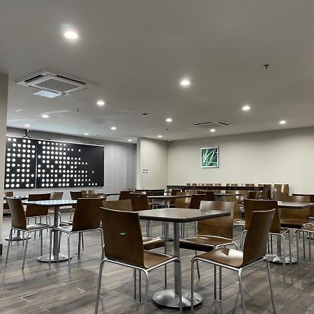 Days Inn By Wyndham Bronx Nyc Ню Йорк Екстериор снимка
