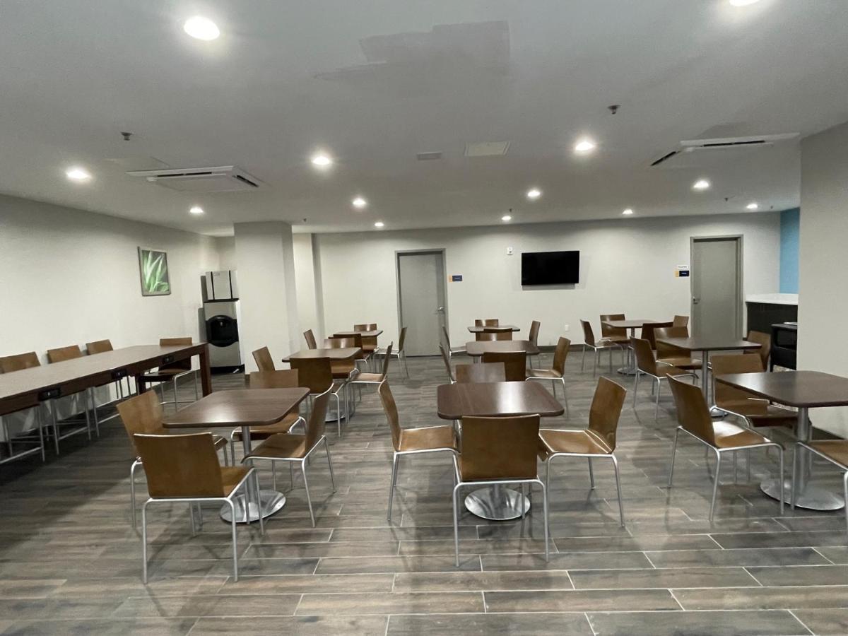 Days Inn By Wyndham Bronx Nyc Ню Йорк Екстериор снимка