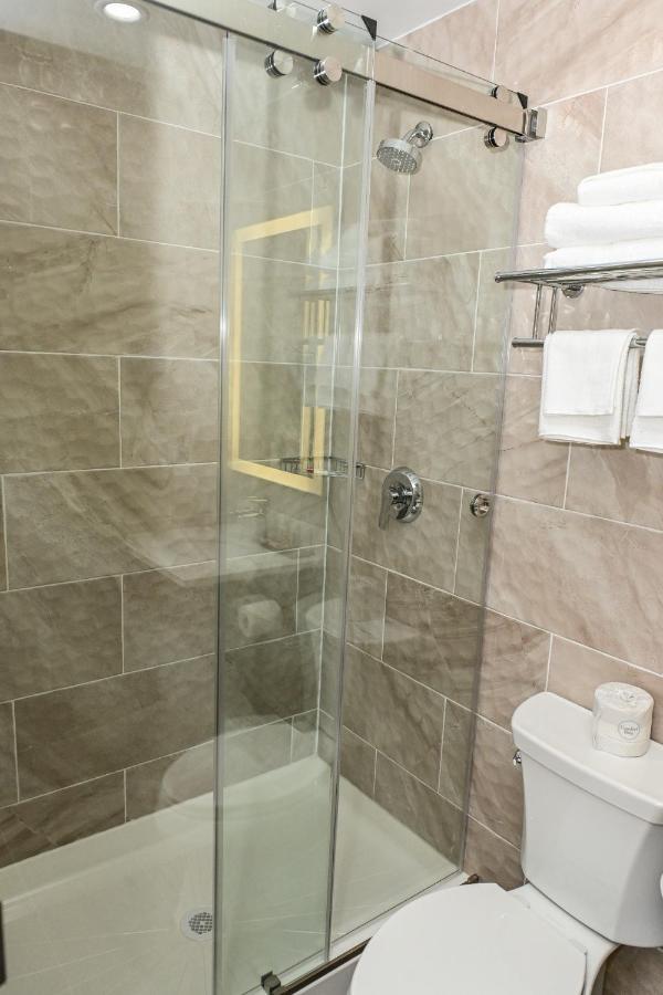 Days Inn By Wyndham Bronx Nyc Ню Йорк Екстериор снимка
