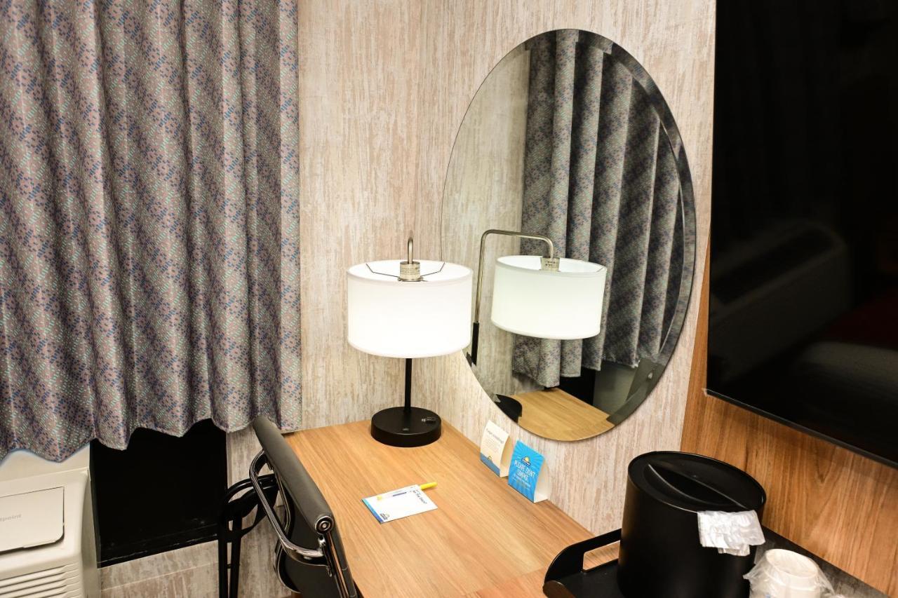 Days Inn By Wyndham Bronx Nyc Ню Йорк Екстериор снимка