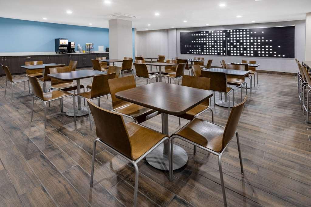 Days Inn By Wyndham Bronx Nyc Ню Йорк Съоръжения снимка